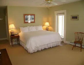 Three Stallion Inn - Image 5