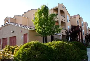 Laguna Creek Apartments - Image 4
