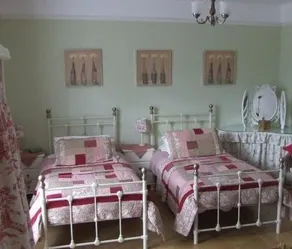 High Street Farm House - Image 3