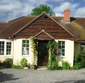 Brymbo Bed And Breakfast - Image 4