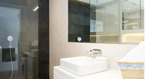 Superior Cliff Apartment - Image 2
