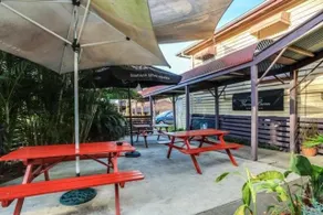 Fernvale Hotel Motel - Image 3