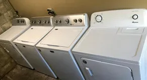 Deluxe Cabin - AC TV Netflix Cable Wifi Kitchen Laundry Balcony - Image 2