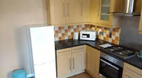 Chessington Retreat - Near World of Adventures - Image 3