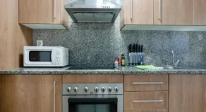 Orchard View Apartment - Image 5