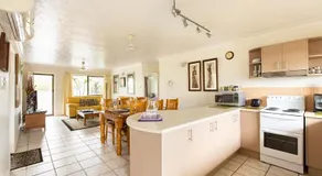Marcol Place Holiday Apartments - Image 5