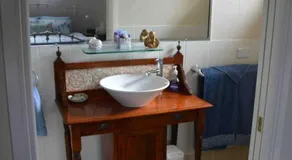 Allora lodge Bed And Breakfast - Image 3
