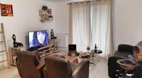 Chambre charmante et Cosy, avec NETFLIX et PRIME dans F3 habite par un couple a Cergy - Image 3