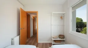 Modern Penthouse with Rooftop Close to the Beach - Image 4
