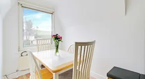 33 New Road - Image 4