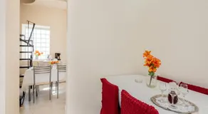Dina House - Image 4