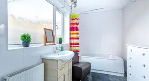 3 bedroom middlesborough Town Centre Town House - Image 5