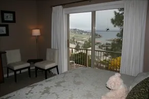 A Lakeview Heights Bed & Breakfast - Image 3