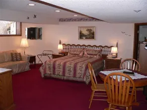 Pathway Cottage Bed & Breakfast - Image 2