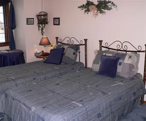 Pathway Cottage Bed & Breakfast - Image 4