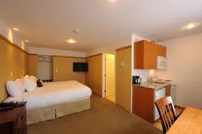 Elizabeth Lake Lodge - Image 3