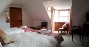 The Pines House - Image 3