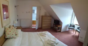 The Pines House - Image 4
