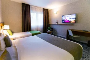 Utopia Hotel - Image 3
