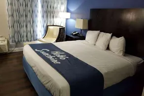 Days Inn by Wyndham Thomson - Image 5