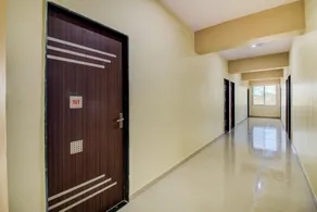Hotel Sai Shraddha by OYO Rooms - Image 5