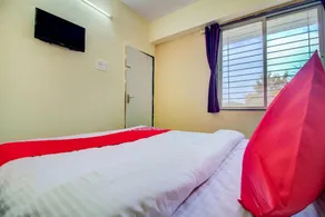 Hotel Sai Shraddha by OYO Rooms - Image 2