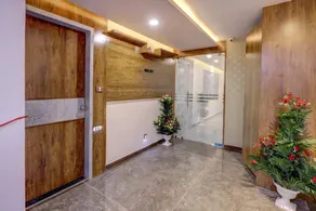 OYO VAD180 HOTEL Shree Pashupati Regency - Image 3