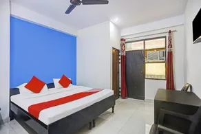 OYO 81548 Noida Empire - Image 4
