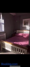 Gem on the Den 1 bed holiday apartment in centre - Image 3