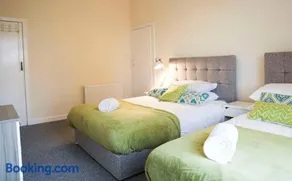 Glasgow- Bright 3bed Flat, Free Street Parking - Image 2