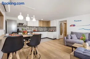 Seafront apartment Voyo - Image 2