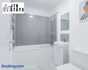 NEW!!! 2BR Flat by JTB✪W/Parking✪Business&Family✪ - Image 2