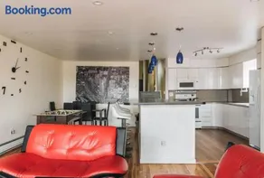 Large Apartment in Brooklyn+ Balcony (Water View) - Image 2