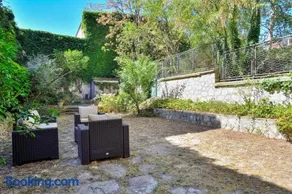 Design flat with private garden close to the Palace of Versailles Welkeys - Image 3