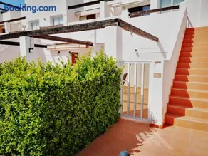 Holiday Apartment a few minutes walk from Golf Course - Image 3