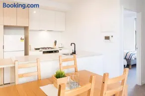Spacious 2BR Brunswick Apt - Image 2