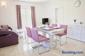 Apartment Velvet - Image 2