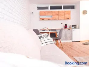 Lozanovi Apartment Pomorie - Image 2