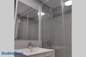 2 Bedroom in Salou center with Pool and Parking - Image 5