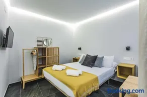 Caceres Central Suites Torre de la Yerba - Image 3
