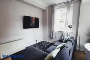 3 Bed City Centre Serviced Apartment - Sleeps 7 - Image 5