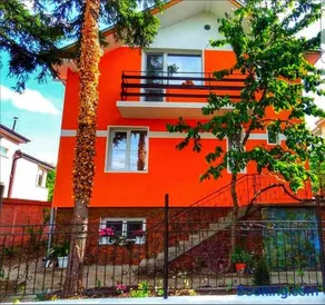 Оранжевата къща - Image 1