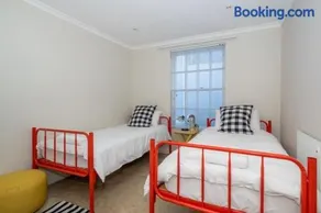 Charlies Cottage in Cape Town - Image 5