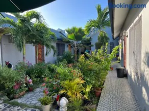 2 Bedroom Guesthouse with Kitchen and Laundry - Image 5