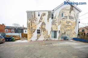 Bright Parkdale Court - Little Portugal w/ Free Parking - Image 2
