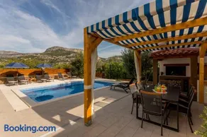 Villa Beata Pool & View - Image 3