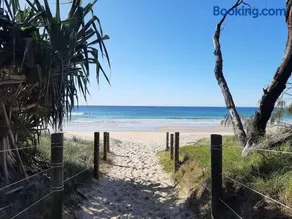 SONNYS PLACE! 1 Bedroom private studio Marcoola Sunshine Coast - Image 2