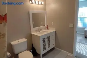 Cozy 2-Bedroom 10 minutes from Stone Mountain park - Image 2