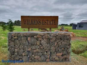 Wilkens Estate Farmstay- Country experience with modern conveniences, cooling, heating, free WIFI and pet friendly - Image 2