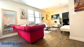 Beautiful Room in Newly Renovated Apt - Image 2
